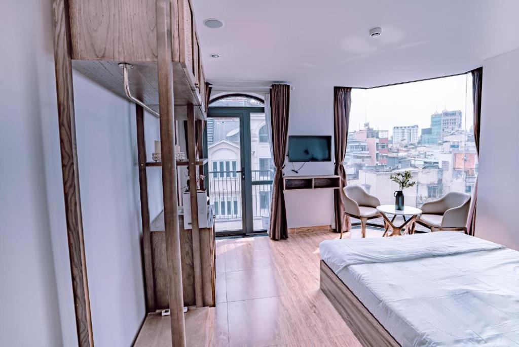 Mint - 22 Do Quang Dau, Q1 - By Bay Luxury *